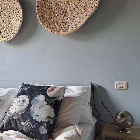 Myrrha Luxury Houses - Piazza Pontida 27 4* Bergamo